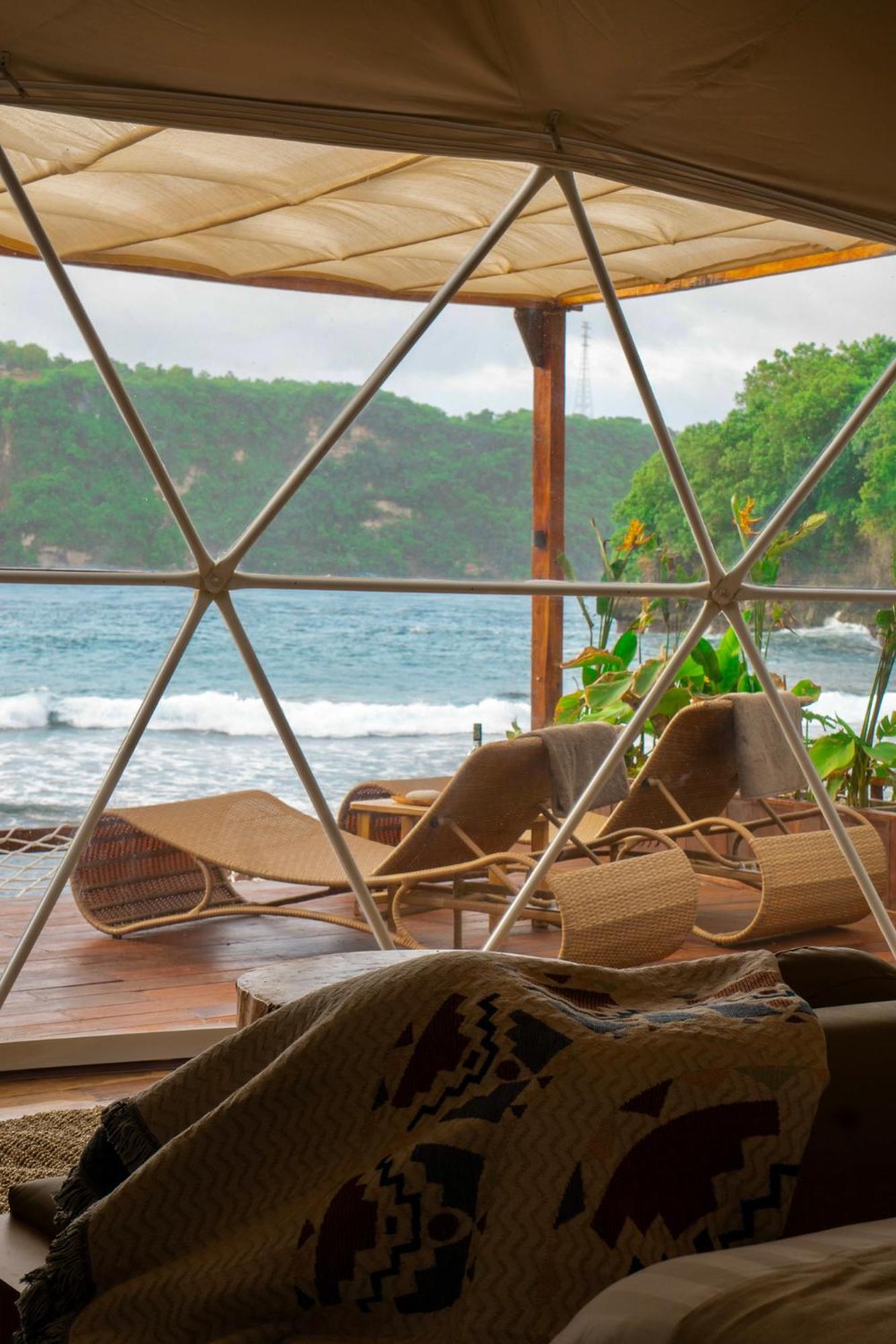 Beachfront Luxury Dome Villas - Gamat Bay Resort Nusa Penida Exteriér fotografie